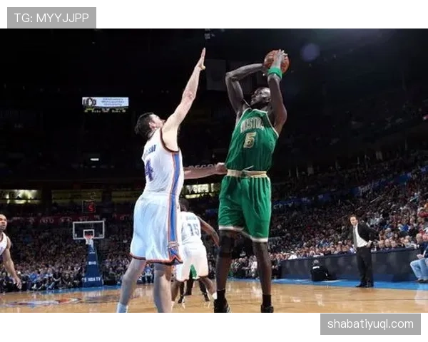 加内特低位单打效率提升，防守影响力仍领跑内线