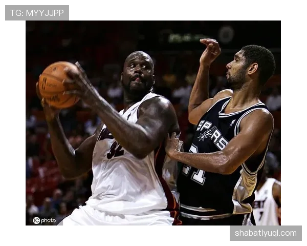 对比奥尼尔，邓肯低位挡拆改变防守重心