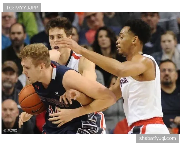 推人犯规如何界定？裁判判罚的三个关键尺度