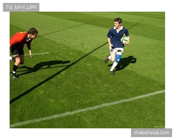 犯规种类判定：直接任意球与间接任意球的判罚条件