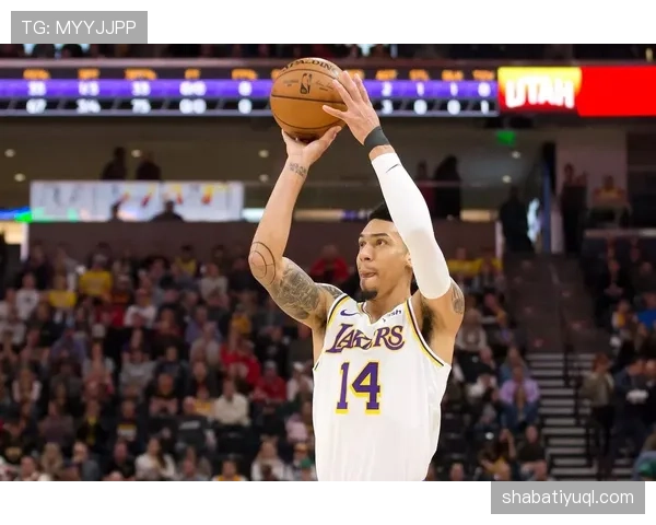 篮球防守规则解析：合法防守站位与违例界限